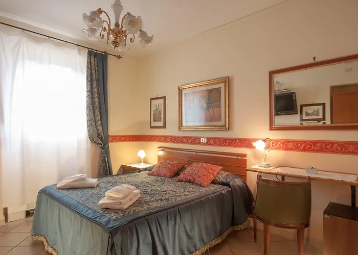 Konukevi Colosseum B Roma